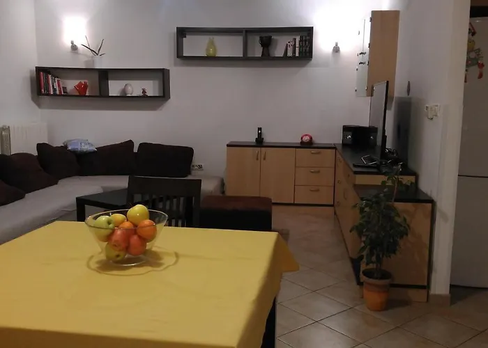 Lair By The Sea - Stoja, *