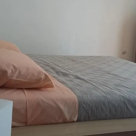 Lair By The Sea - Stoja, *