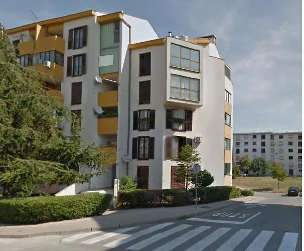 Lair By The Sea - Stoja,